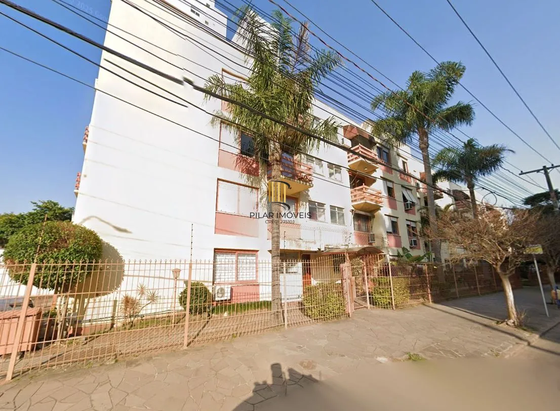 Apartamento Térreo com pátio no Menino Deus de 1 dormitório DESOCUPADO