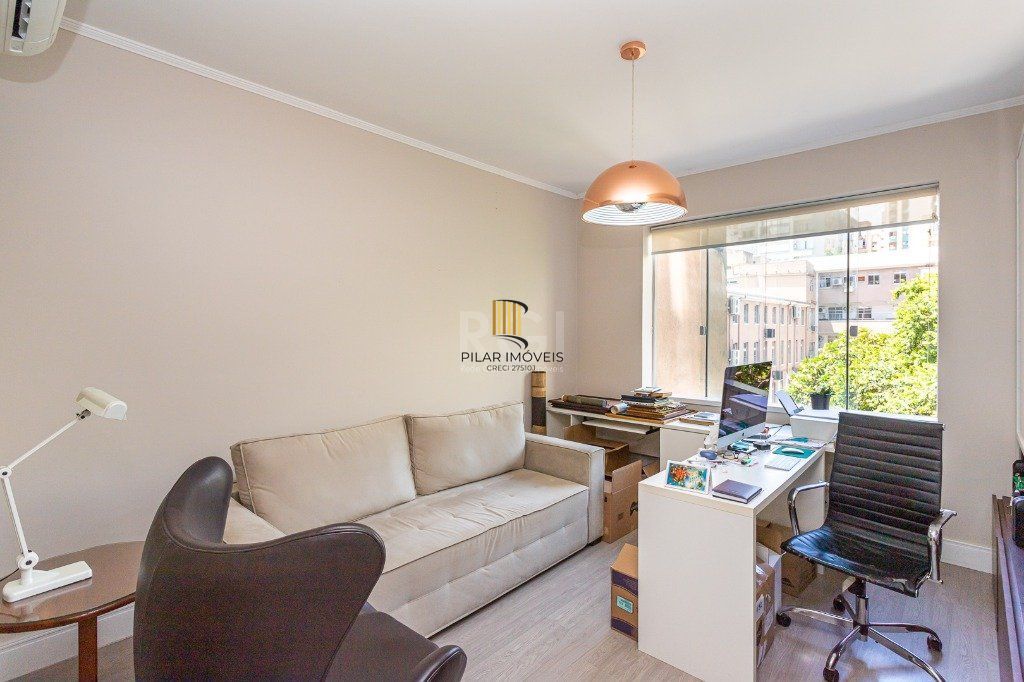 Apartamento no Centro - 2 dormitórios - reformado e mobiliado