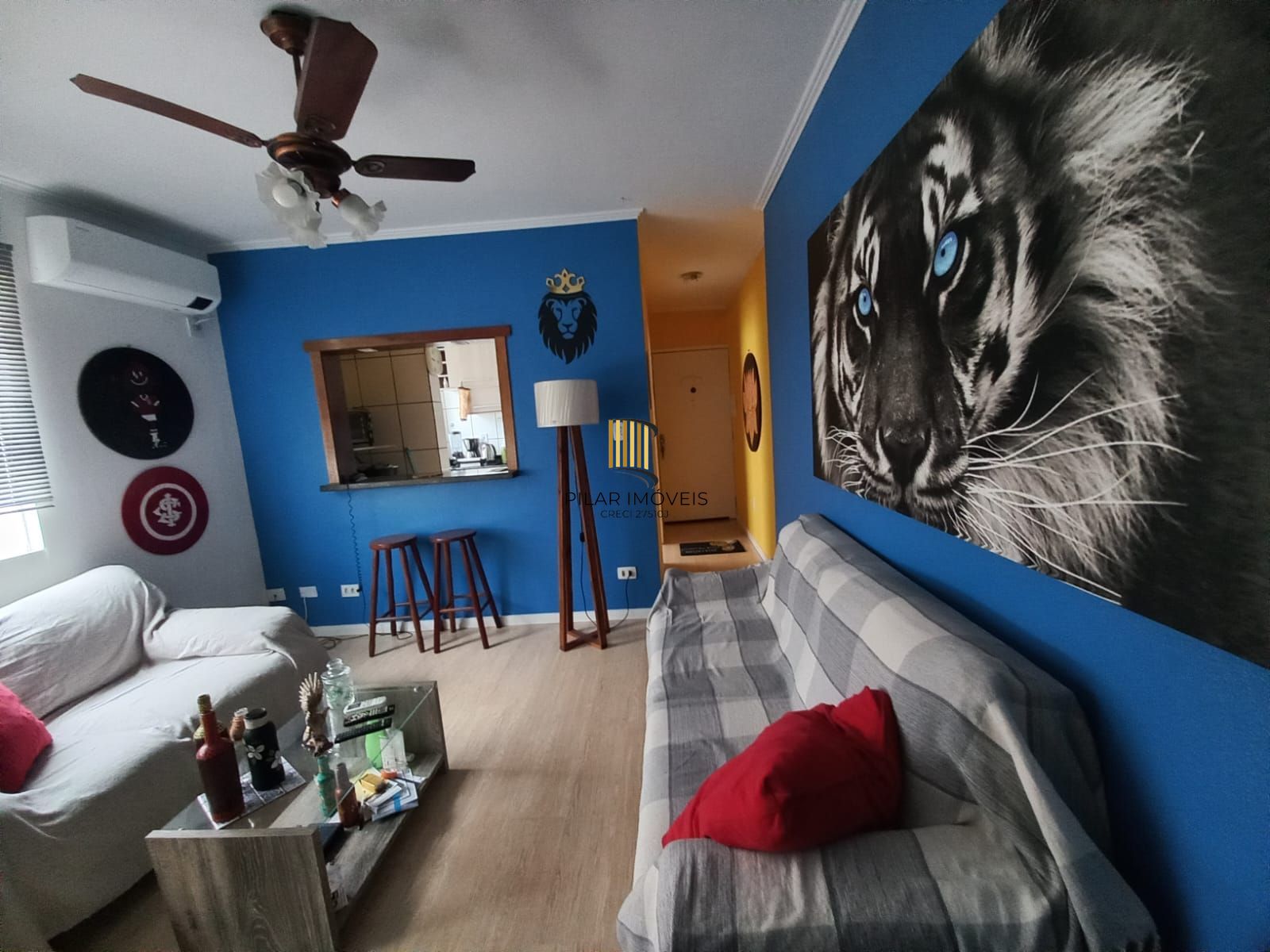 EXCELENTE APARTAMENTO TÉRREO DE 2 DORMITÓRIOS, SEMIMOBILIADO, À VENDA NO BAIRRO MENINO DEUS, PORTO ALEGRE. - Pilar Imóveis