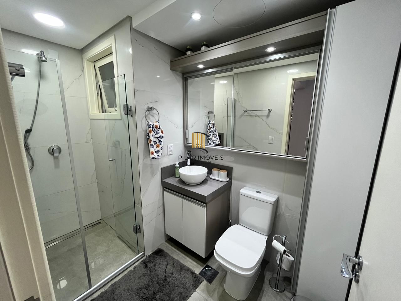 Apartamento 2 dorm. + Dependência no Menino Deus