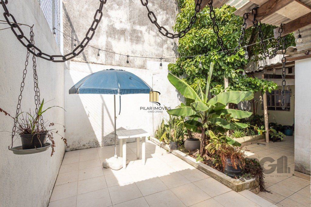 CASA COMERCIAL E RESIDENCIAL NO MIOLO DO BAIRRO SANTANA