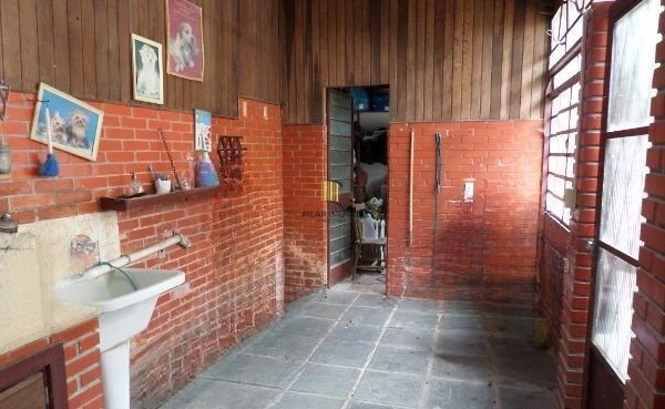 Casa no bairro Ipanema de 3 dormitórios e 2 vagas