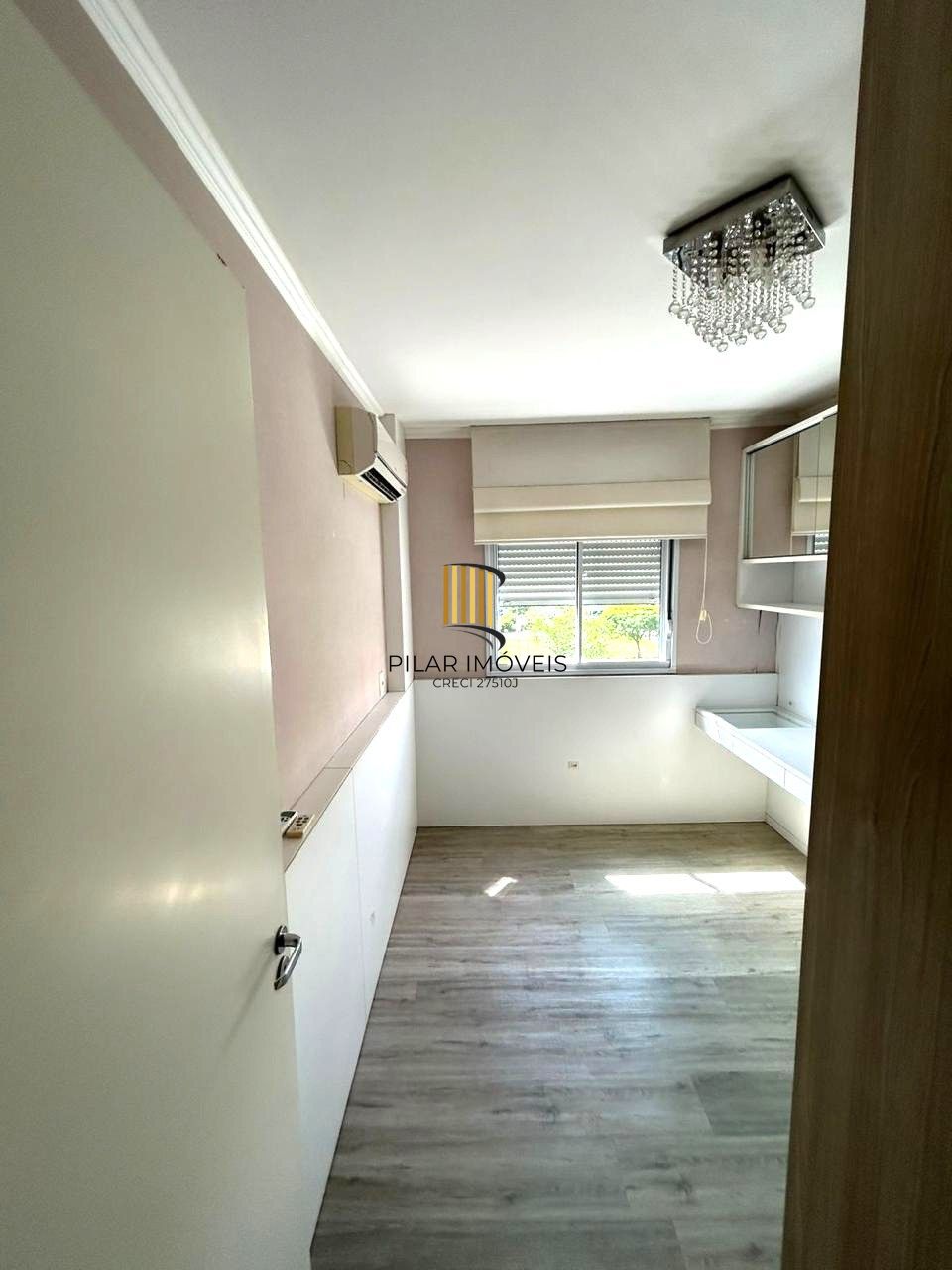Apartamento no Sarandi de 3 dormitórios e 2 vagas
