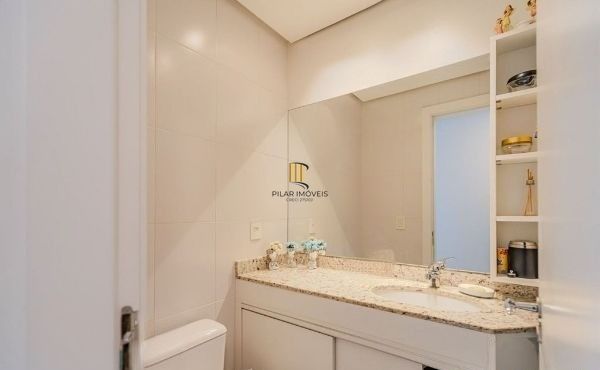 Cobertura duplex na Medianeira de 2 dormitórios e 2 vagas
