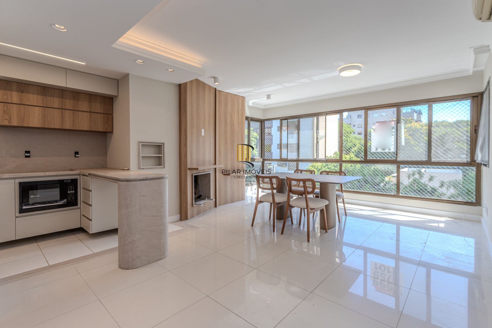 Apartamento no bairro Mont Serrat de 2 suítes e 2 vagas DESOCUPADO