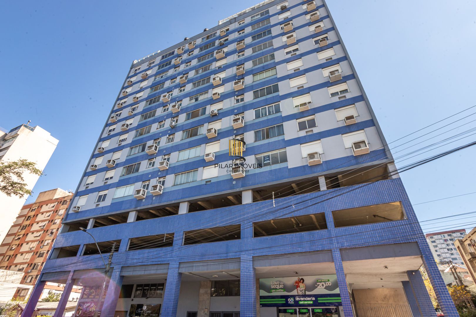 Apartamento na Cidade Baixa de 2 dormitórios e vaga DESOCUPADO