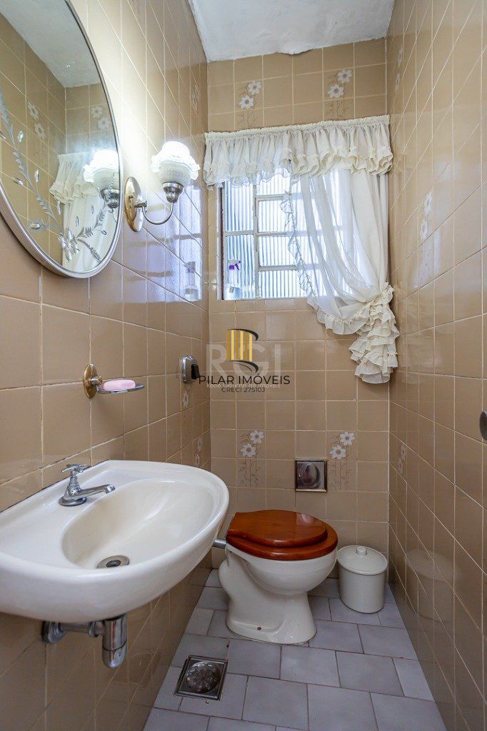 Casa 3 Dormitório(s) Bairro Jardim Sabará