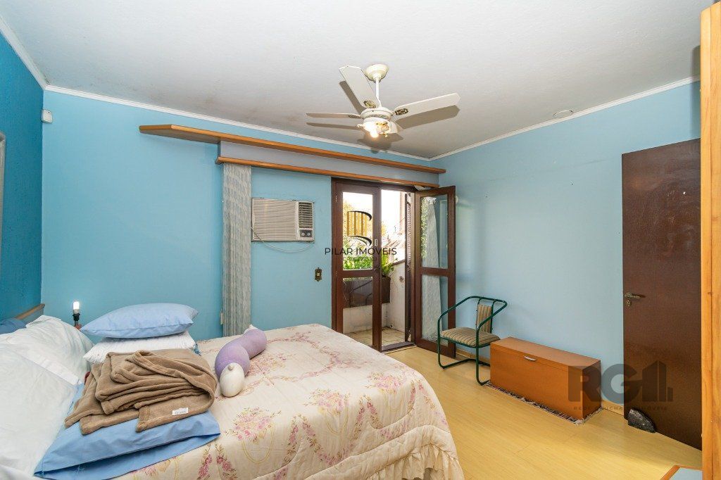 Sobrado de 4 dormitórios no Moinhos de Vento