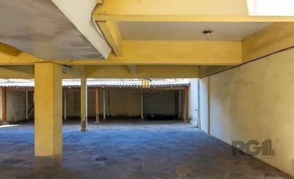 Apartamento no Passo D'areia de 1 dormitório e vaga