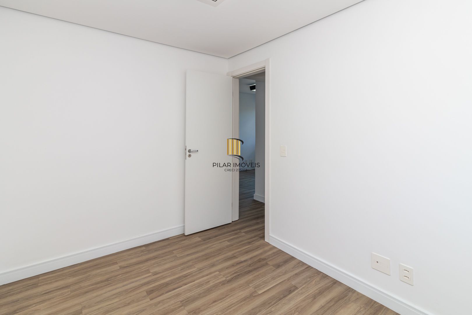 Apartamento no Jardim Botânico de 2 dormitórios e vaga DESOCUPADO