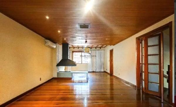 Casa sobrado no bairro Bela Vista de 3 dormitórios e 3 vagas DESOCUPADA