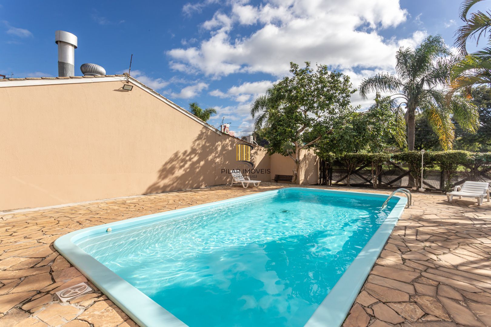 Casa de Condomínio 3 dormitórios no bairro Humaitá