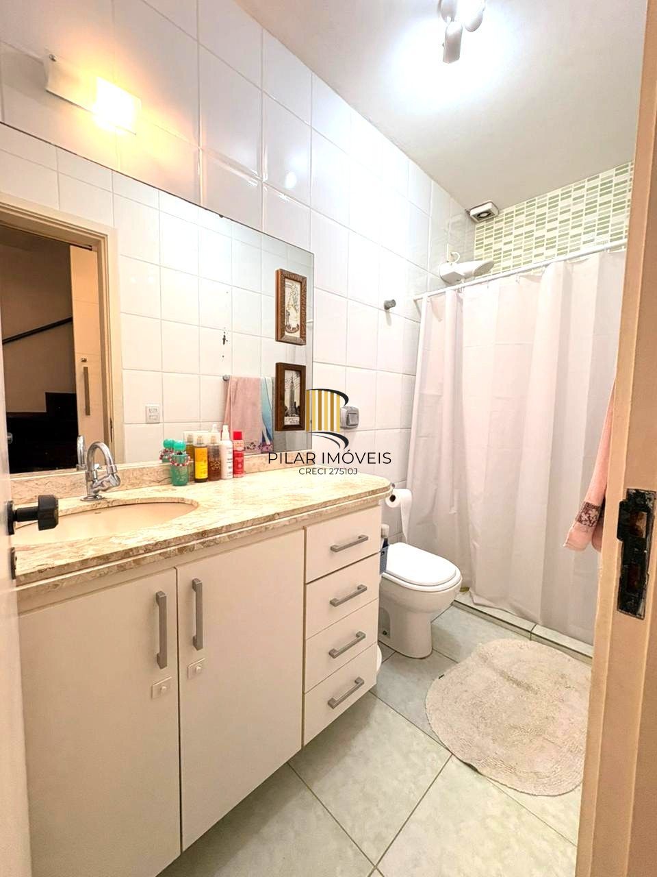 Casa sobrado de 3 dormitórios e 2 vagas