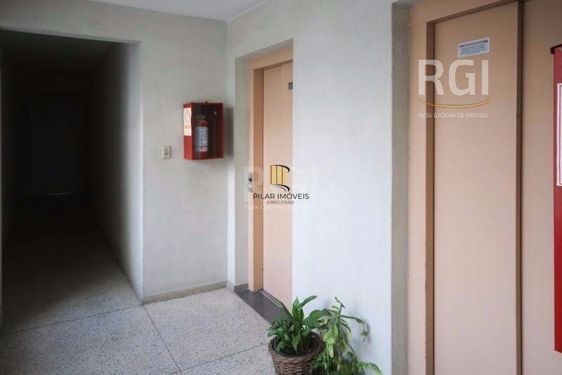 Apartamento no Petrópolis de 2 dormitórios e vaga