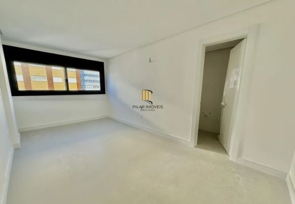 Apartamento em Torres Alto padrão de 3 dormitórios e 2 vagas