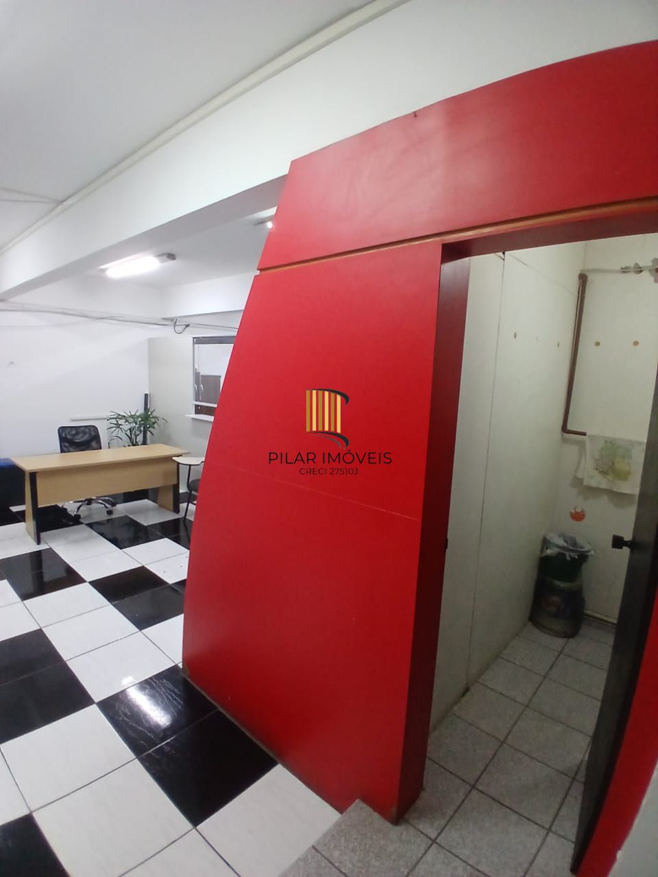 Sala comercial, andar inteiro com 193,90 m²
