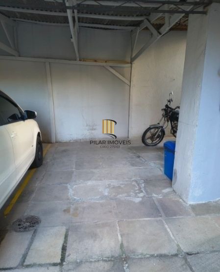 Apartamento de 2 dormitórios com dependência e vaga no bairro Santana