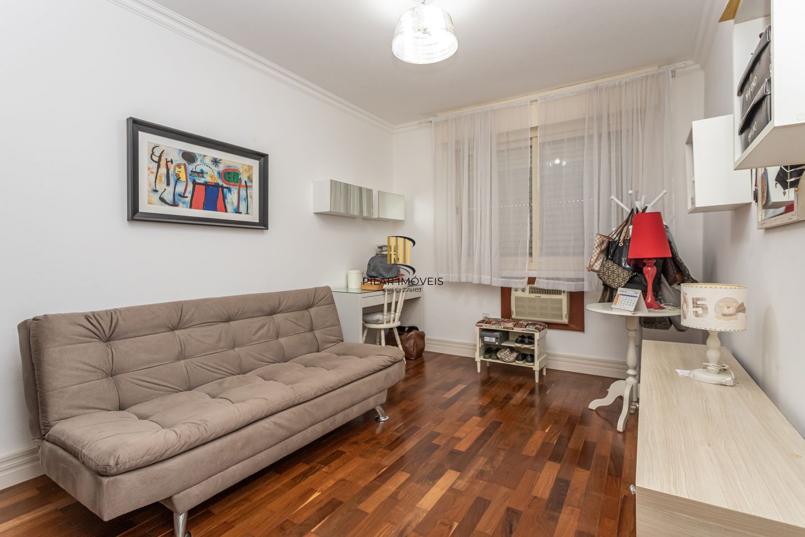 3 DORMITÓRIOS SEMI MOBILIADO NA CORTE REAL C/ELEVADOR E VAGA DE GARAGEM ESCRITURADA