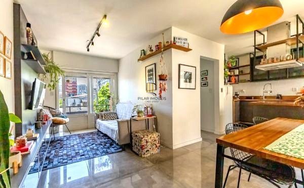 Apartamento na Cidade Baixa de 1 dormitório e dependência REFORMADO - Pilar Imóveis