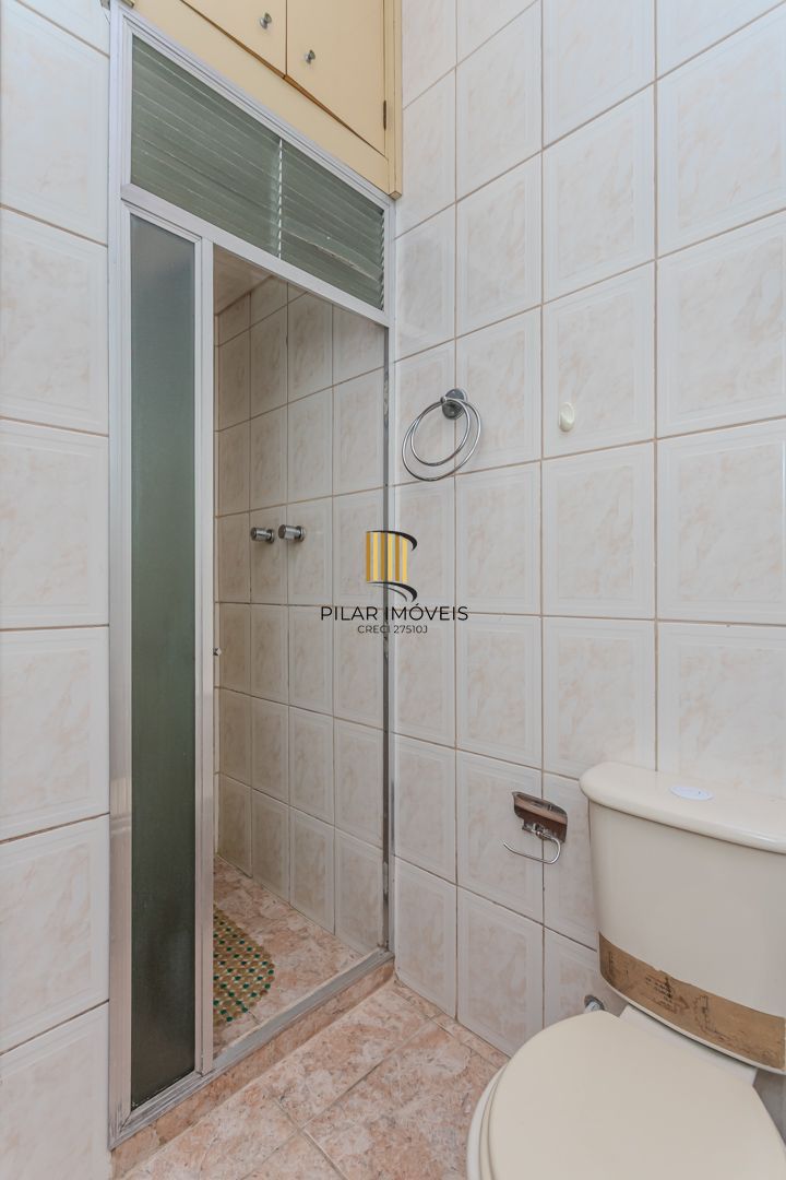 Casa sobrado no Partenon com 5 dormitórios e 4 vagas