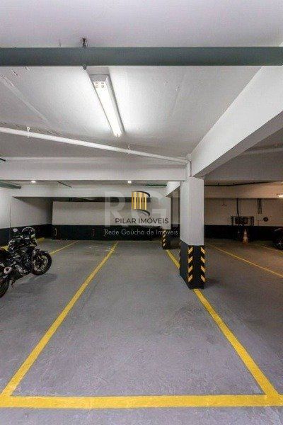 Sala comercial na Av Carlos Gomes com sacada