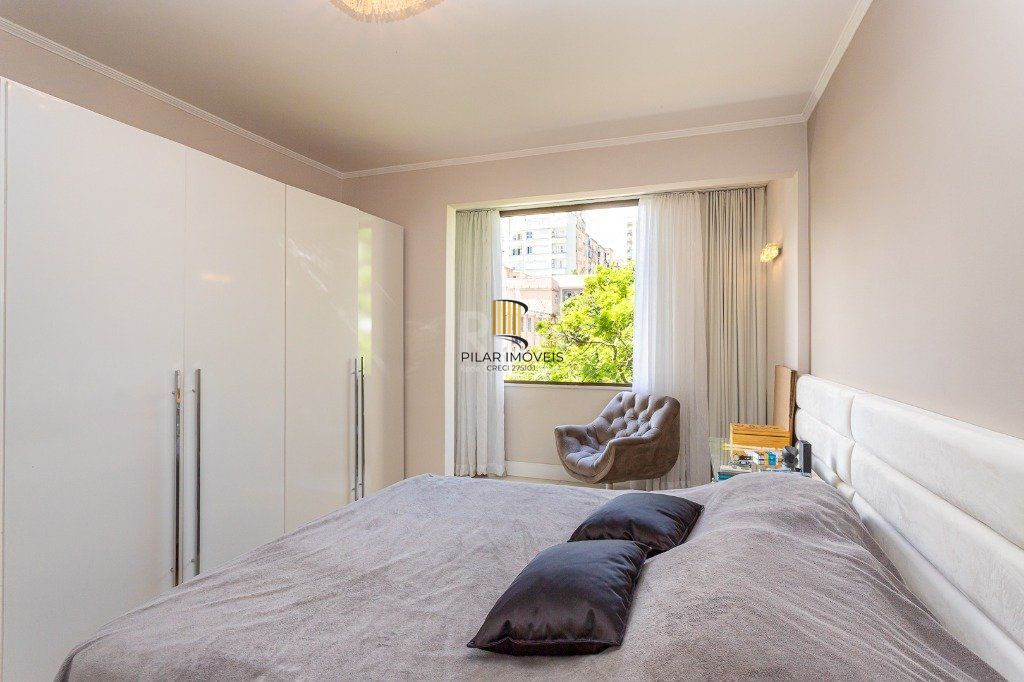 Apartamento no Centro - 2 dormitórios - reformado e mobiliado