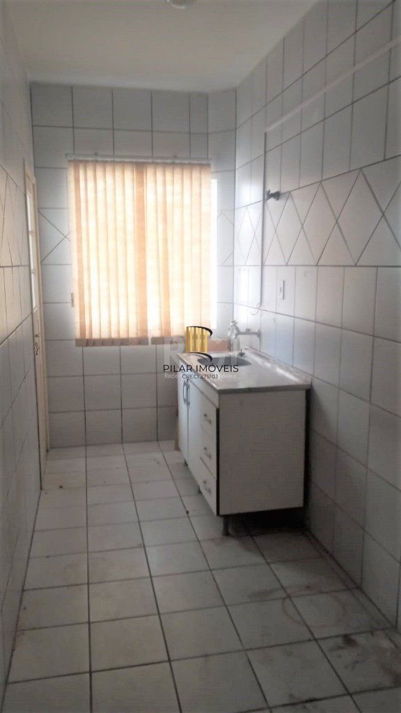 Apartamento na Cidade Baixa de 1 dormitório térreo desocupado