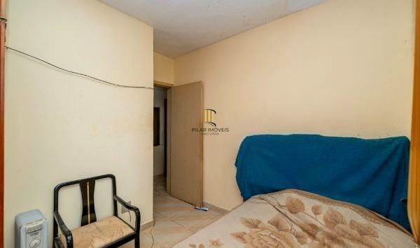 Apartamento no bairro Tristeza de 2 dormitórios e dependência