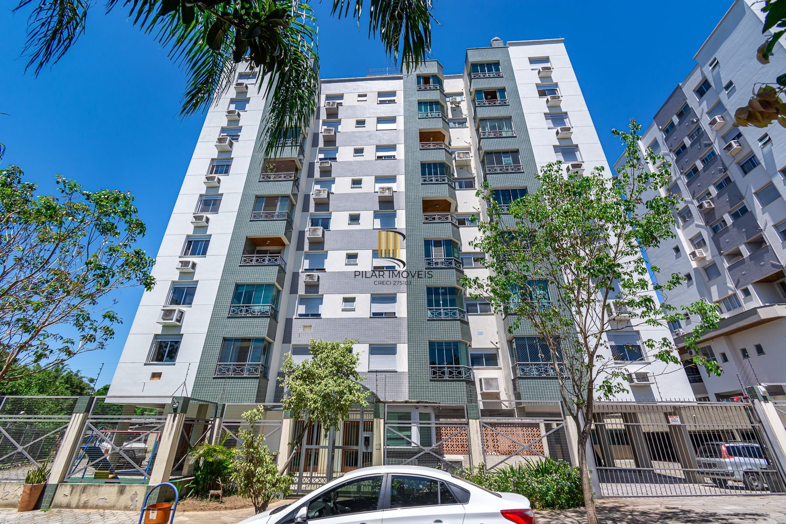Apartamento na Cavalhada de 2 dormitórios e vaga DESOCUPADO