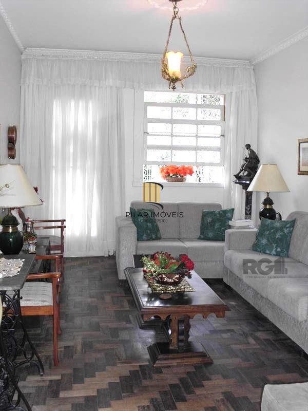 Casa sobrado no bairro Higienópolis de 3 dormitórios e 2 vagas