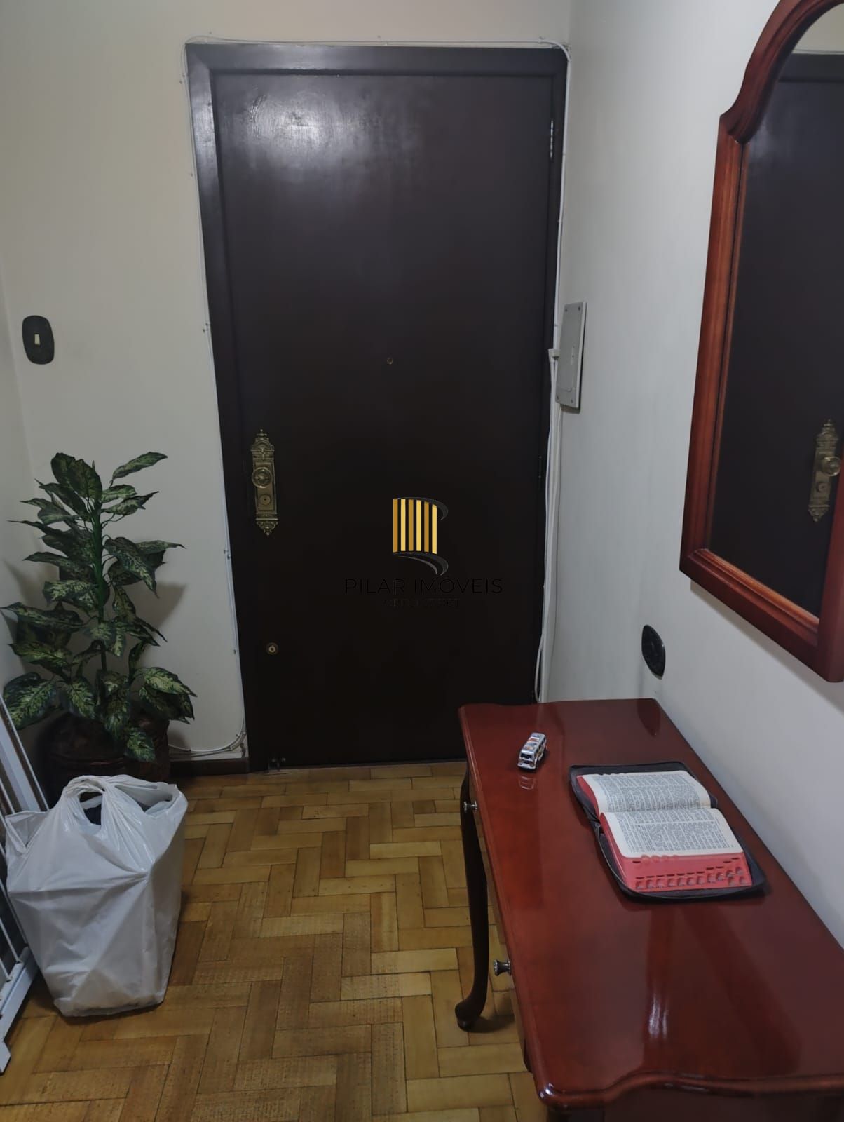 APTO 03 DORMITÓRIOS , GARAGEM ,ELEVADOR, SACADA. NO BAIRRO BOM FIM JUNTO AO HOSPITAL DE CLINICAS