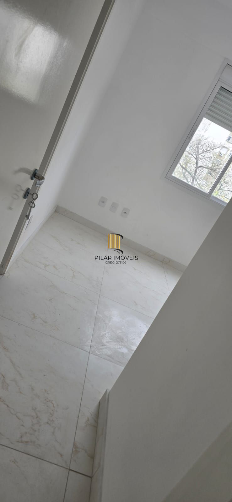 Apartamento no bairro Cavalhada de 3 dormitórios e 2 vagas