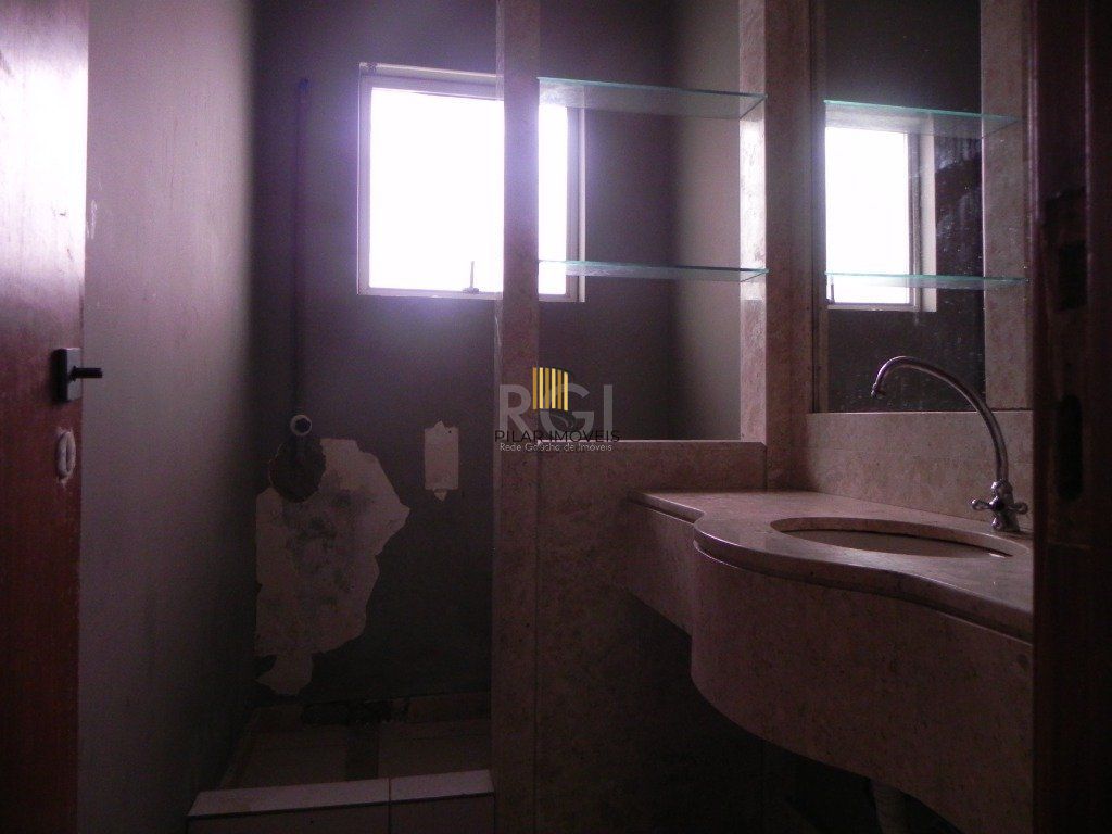 Casa Comercial para Venda - 220m², 0 dormitórios, Menino Deus