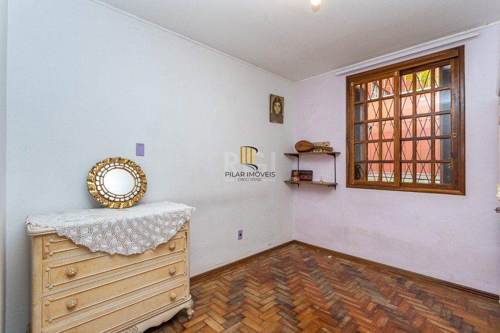 Casa sobrado no Jardim Botânico de 5 dormitórios e 2 vagas