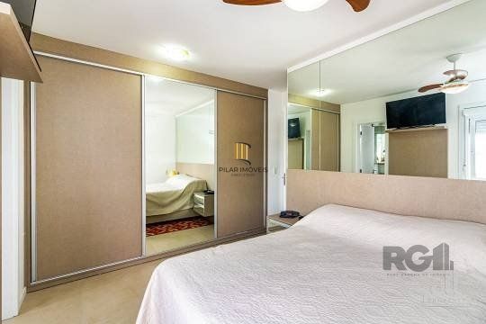 Apartamento  no Menino Deus de 3 dormitórios e 2 vagas