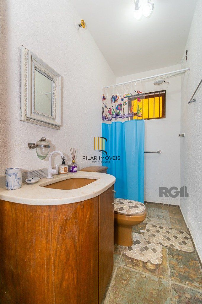 Casa no Jardim Itu com 5 dormitórios e 2 vagas e piscina