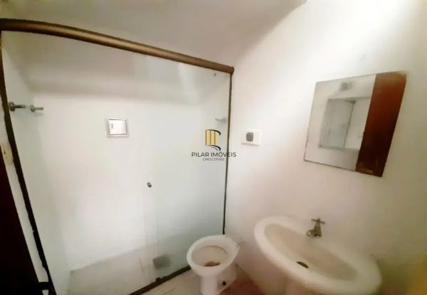Apartamento no Petrópolis de 3 dormitórios e 2 vagas