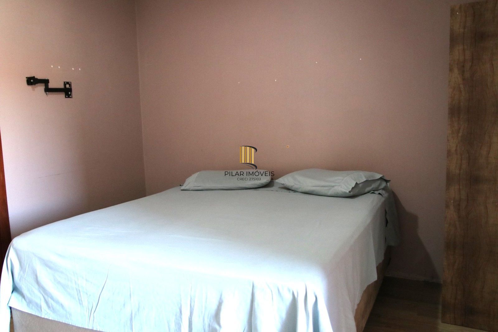 Casa sobrado na Hípica de 2 dormitórios e 2 vagas