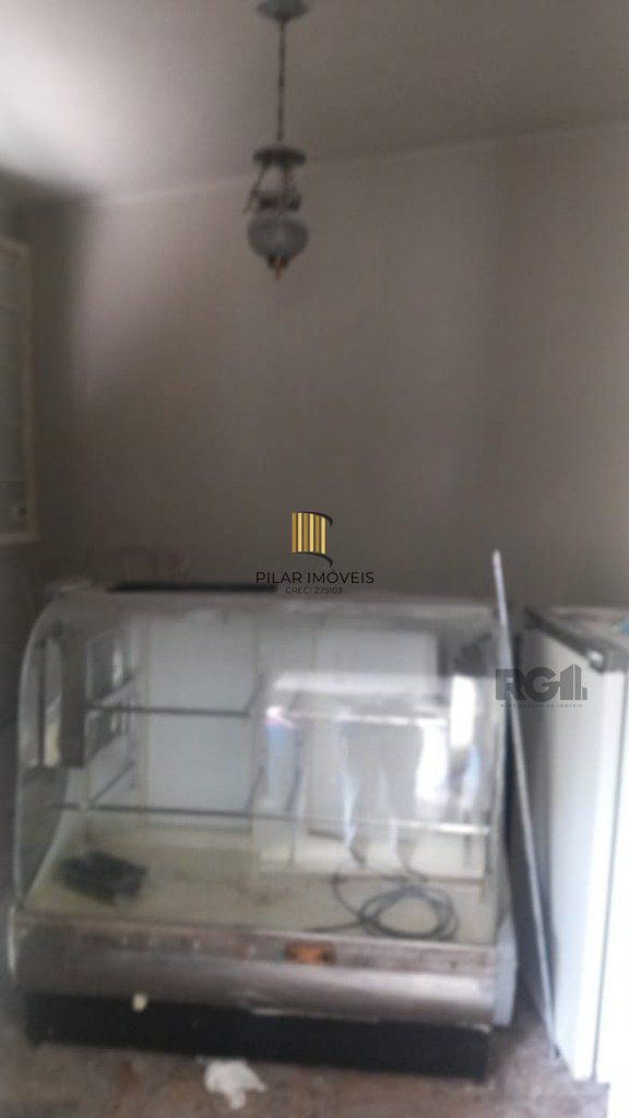 Sobrado no bairro Petrópolis com 4 dormitórios e amplo pátio