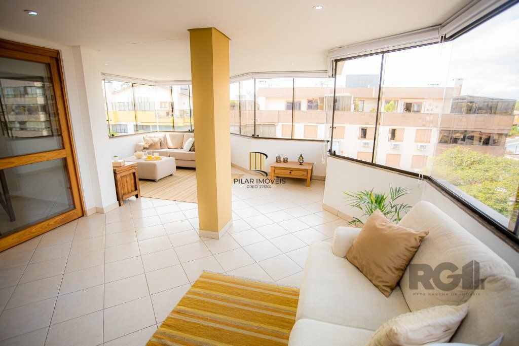 Cobertura no Jardim Planalto, de 3 dormitórios e 2 vagas com 260m²