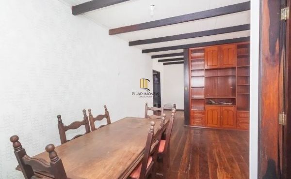 Casa no bairro Jardim Botânico de 4 dormitórios e 3 vagas