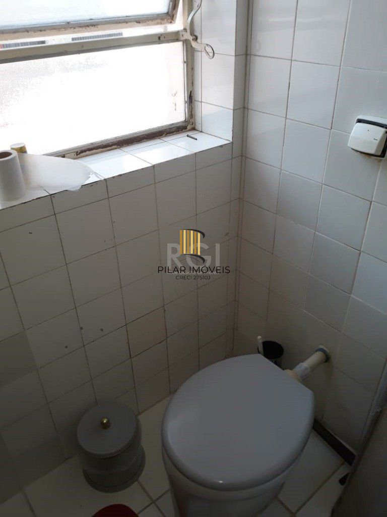 Apartamento 03 dormitórios (01 suíte), com vaga escriturada, no bairro Santana, em Porto Alegre - RS
