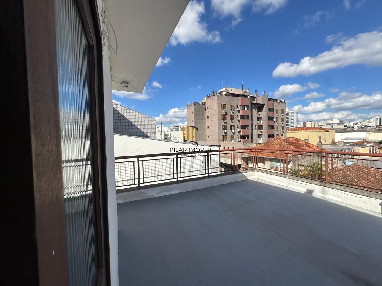 Ótima cobertura de 3 dormitórios com 232m² no bairro Passo da Areia.