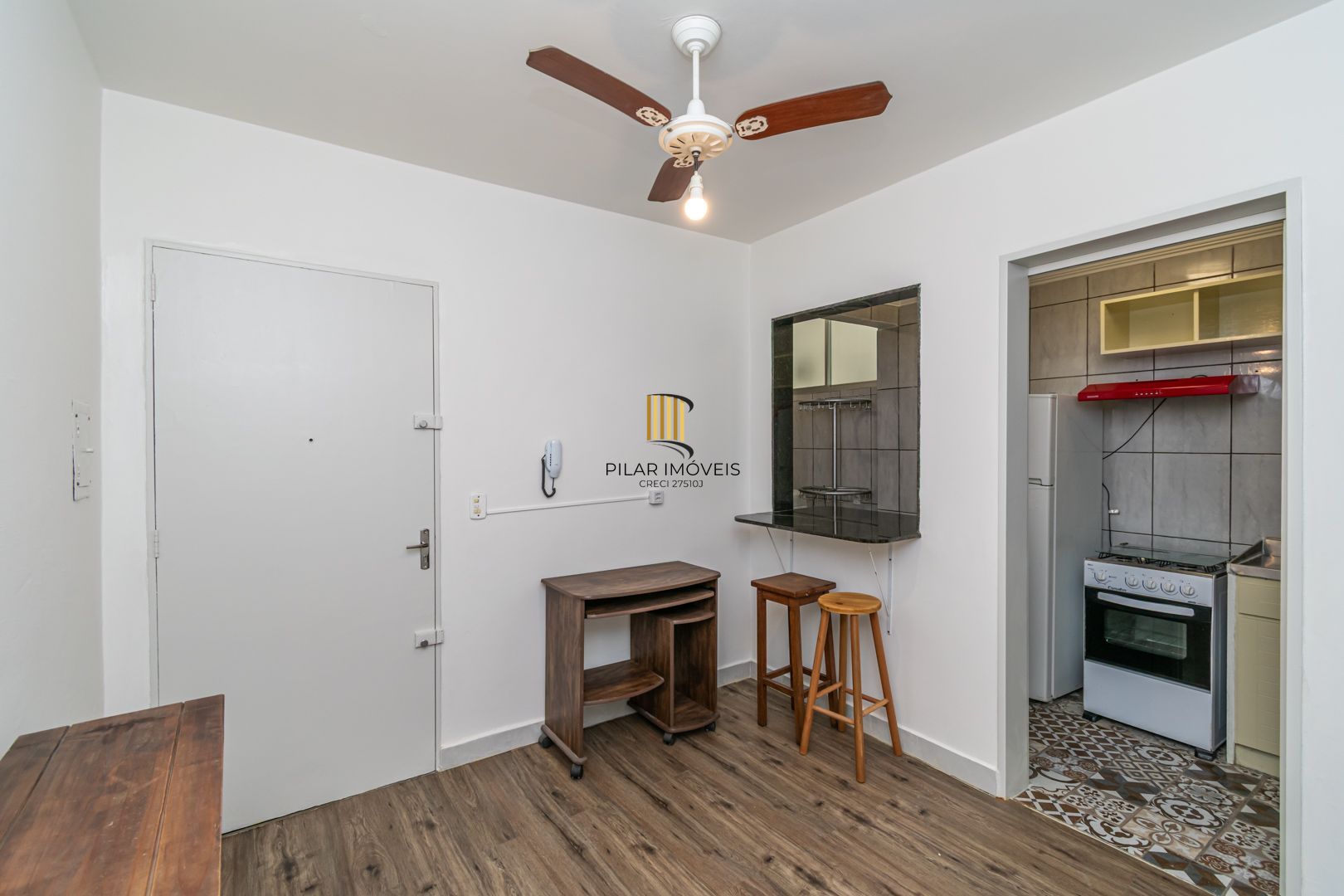 Ótimo apartamento c/1 dormitório no bairro Cidade Baixa, entrar e morar.
