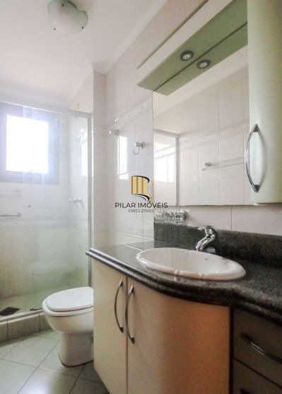 Cobertura no Sarandi de 2 dormitórios e vaga Desocupado