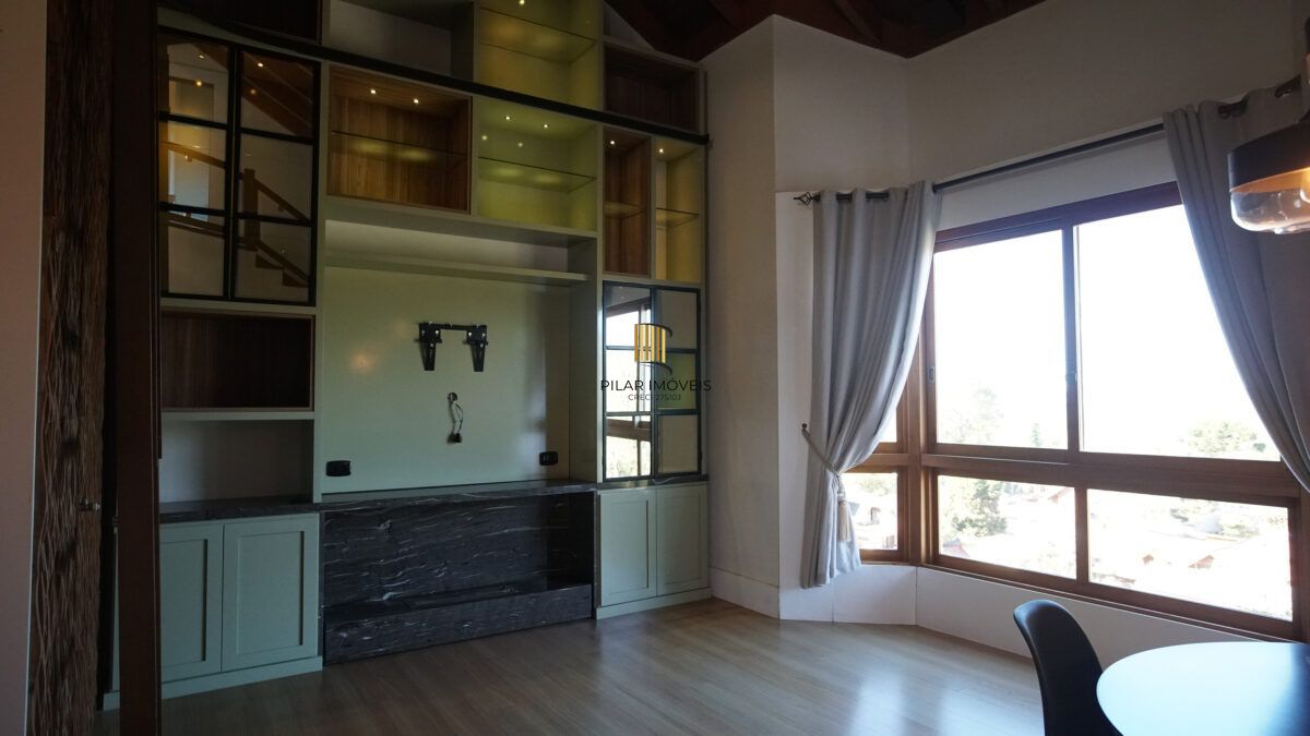 Cobertura no bairro Lago Negro em Gramado de 3 dormitórios e vaga