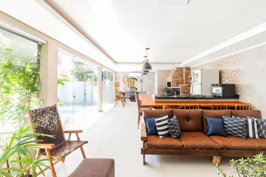 Casa 4 dormitórios no bairro Chácara das Pedras - Pilar Imóveis