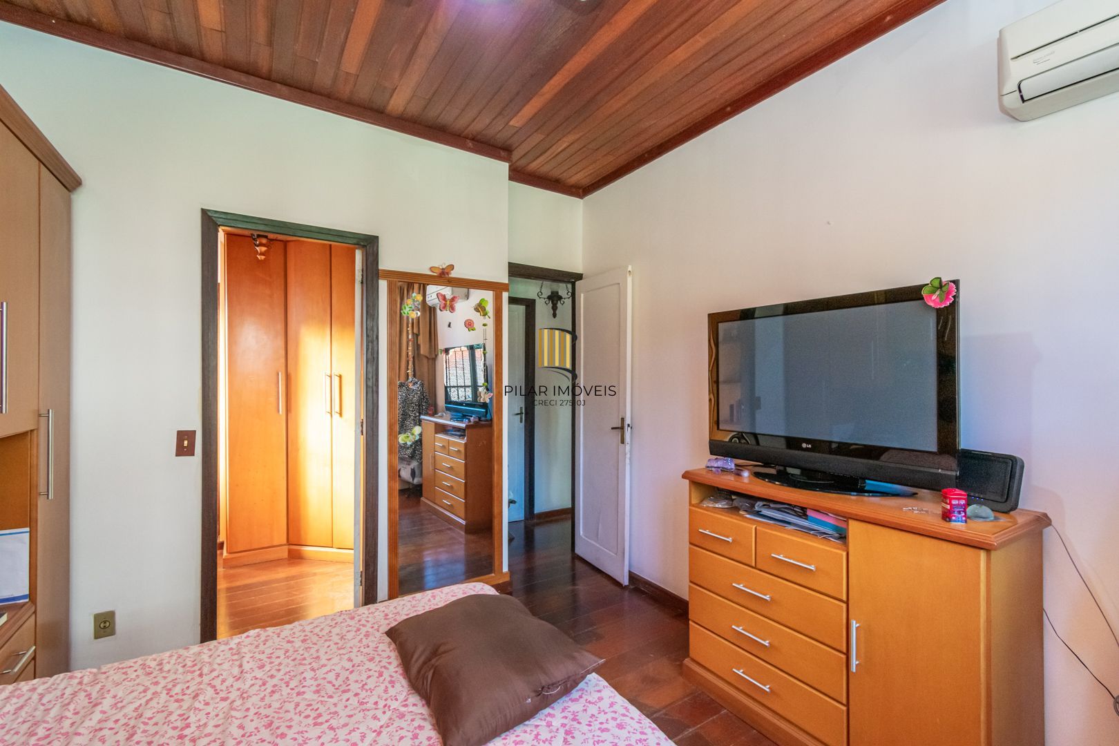 Casa 3 dormitórios no bairro Azenha