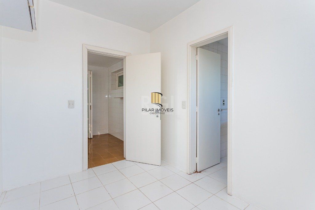 Apartamento no bairro Higienópolis com 190m² de 3 dormitórios e 2 vagas