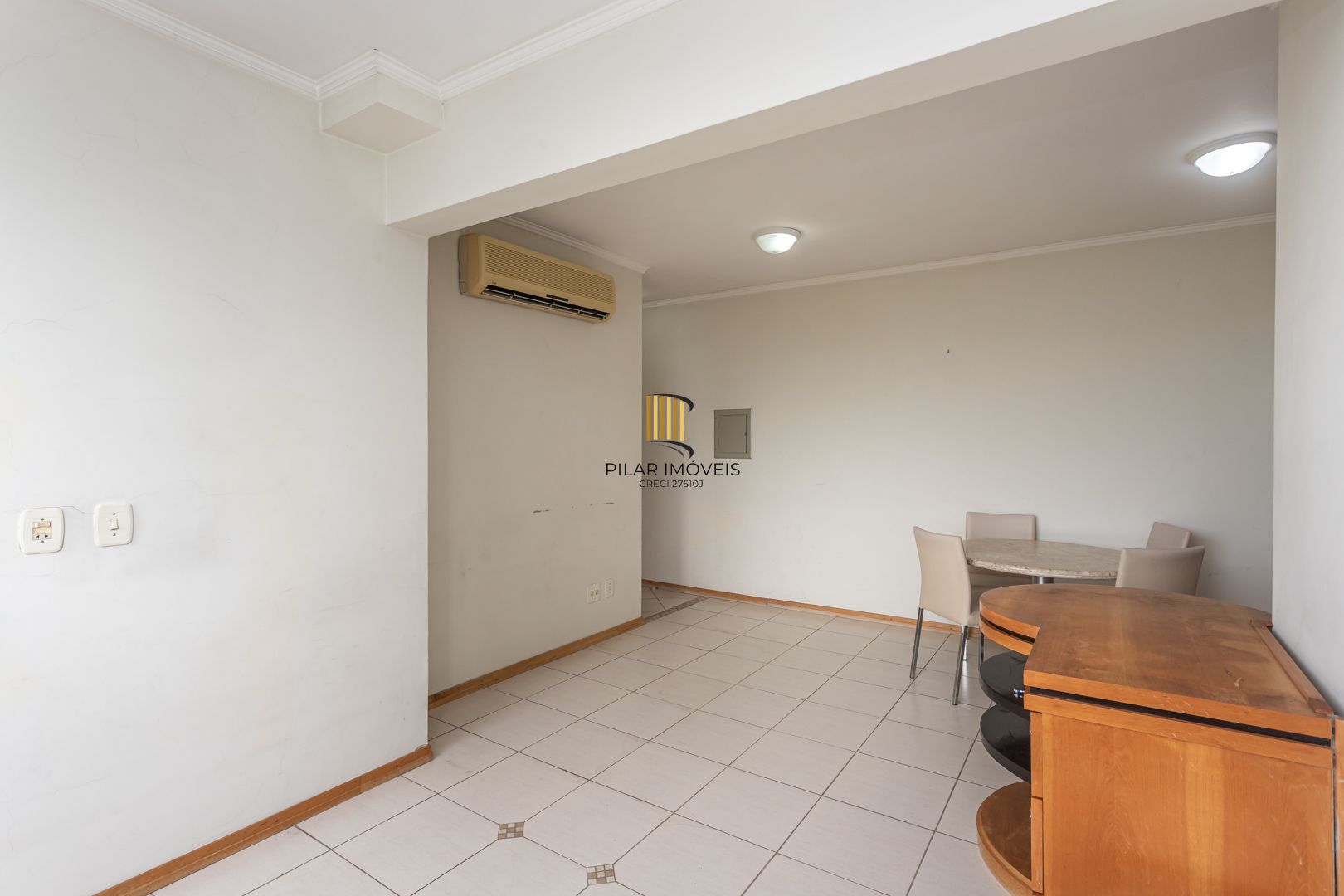 Apartamento na Cidade Baixa de 2 dormitórios e vaga DESOCUPADO